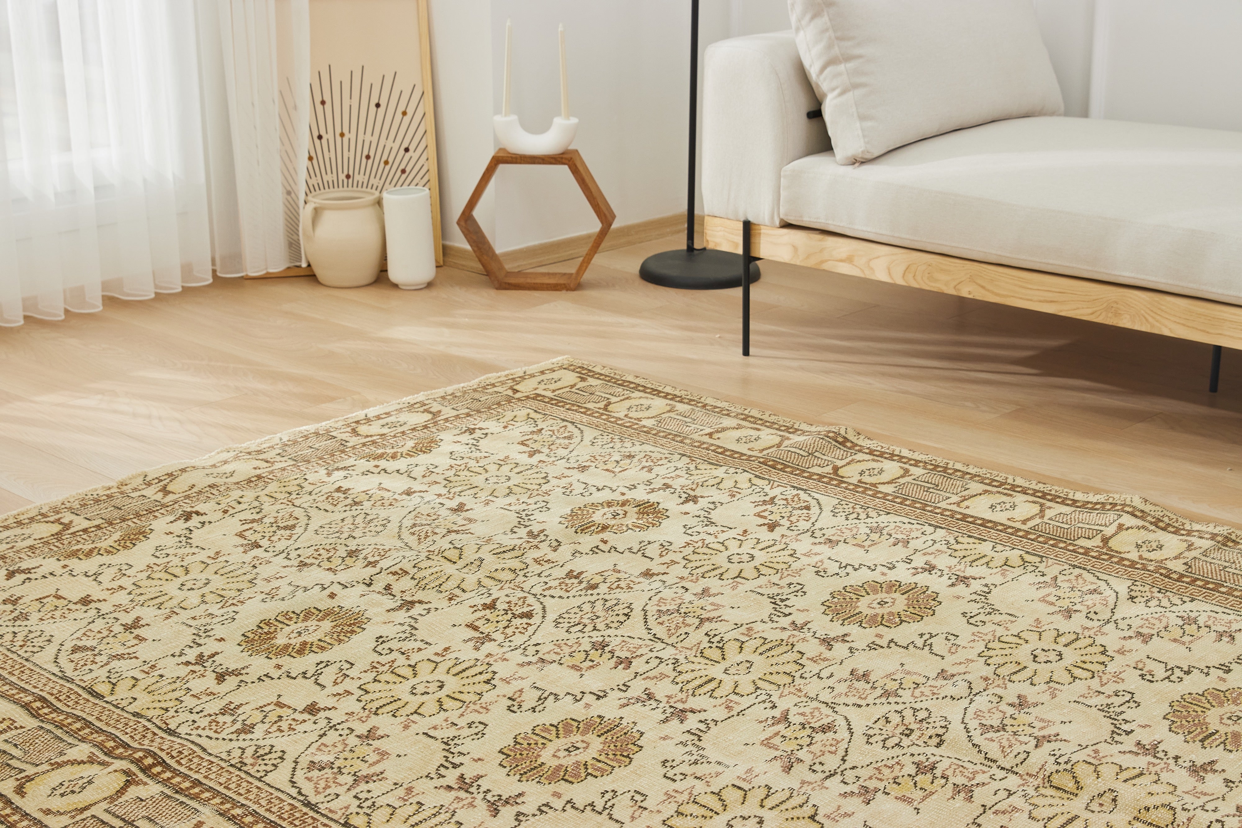 Mei | Time-Honored Turkish Rug | Artisanal Carpet Beauty | Kuden Rugs