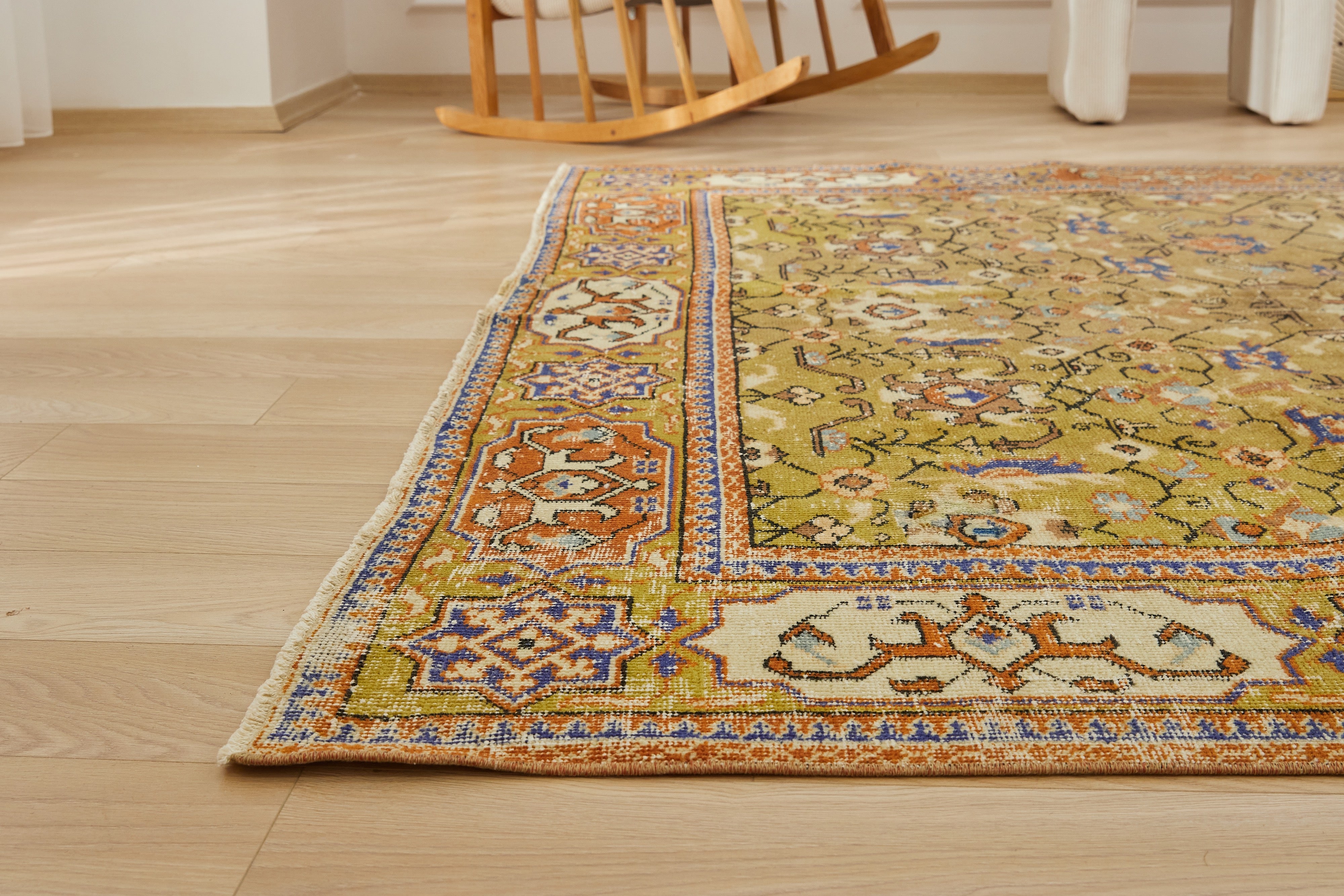 1970's Vintage Refinement - Mika's Luxurious Carpet Weave