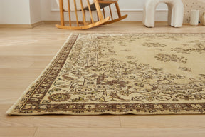 Mikayla - A Blend of Tradition and Modern Rug Style