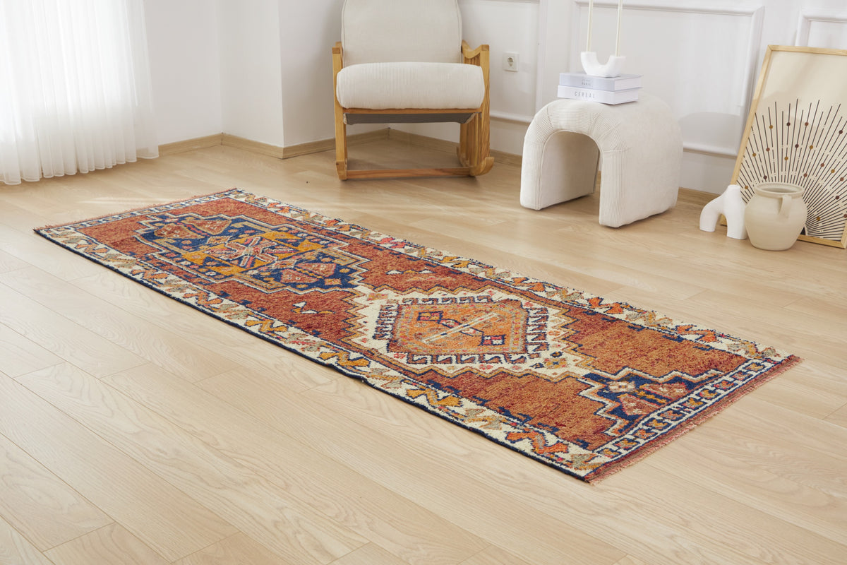 Najwa | Red Oriental Charm | Vintage Hand-Knotted Carpet | Kuden Rugs