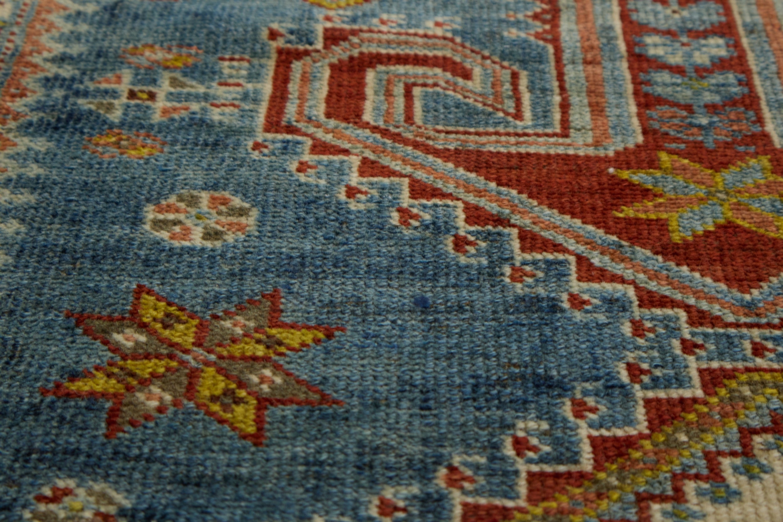 Nantale - Artisanal Persian Craftsmanship | Kuden Rugs