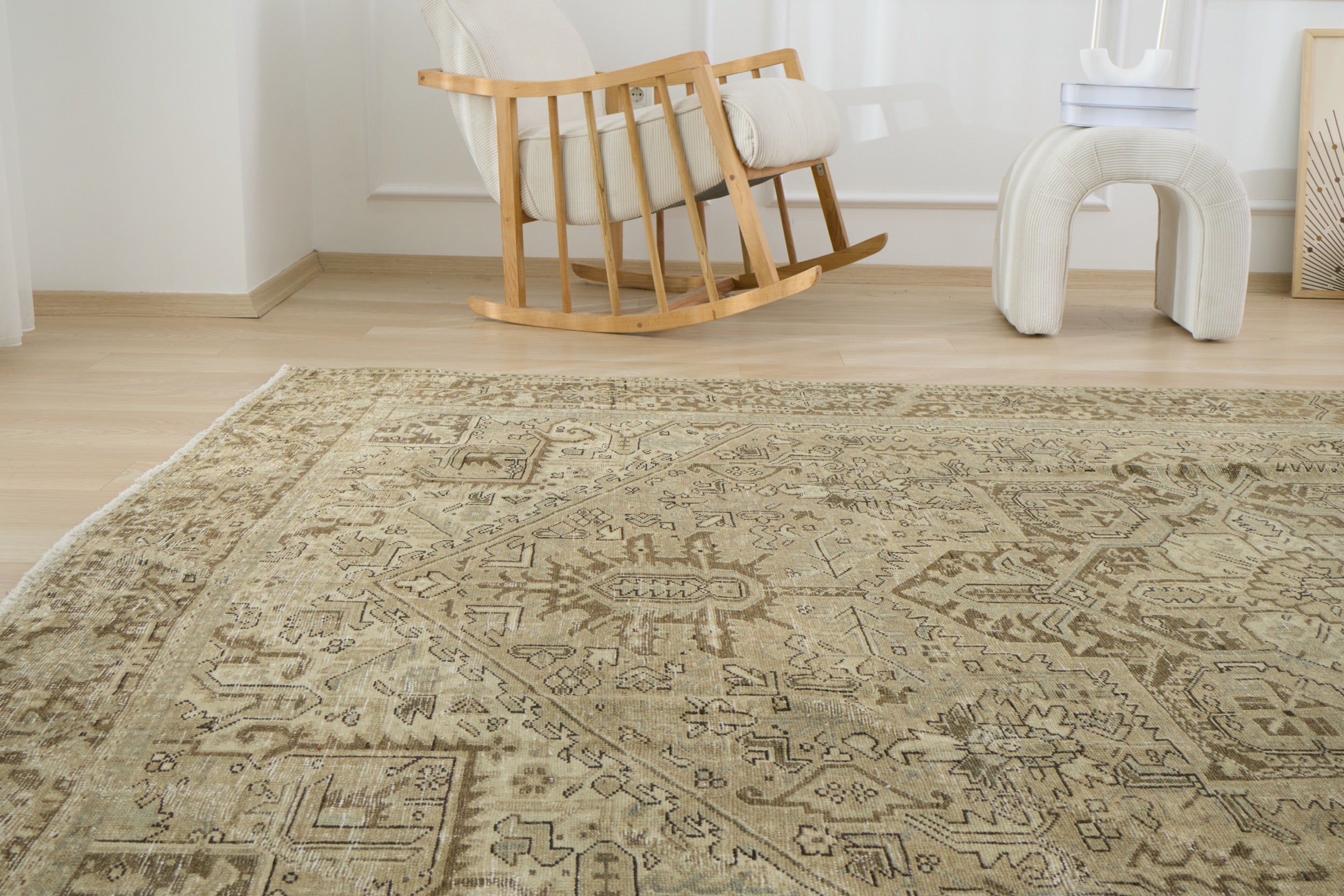 Narcissey | A Medallion of History and Luxury | Kuden Rugs