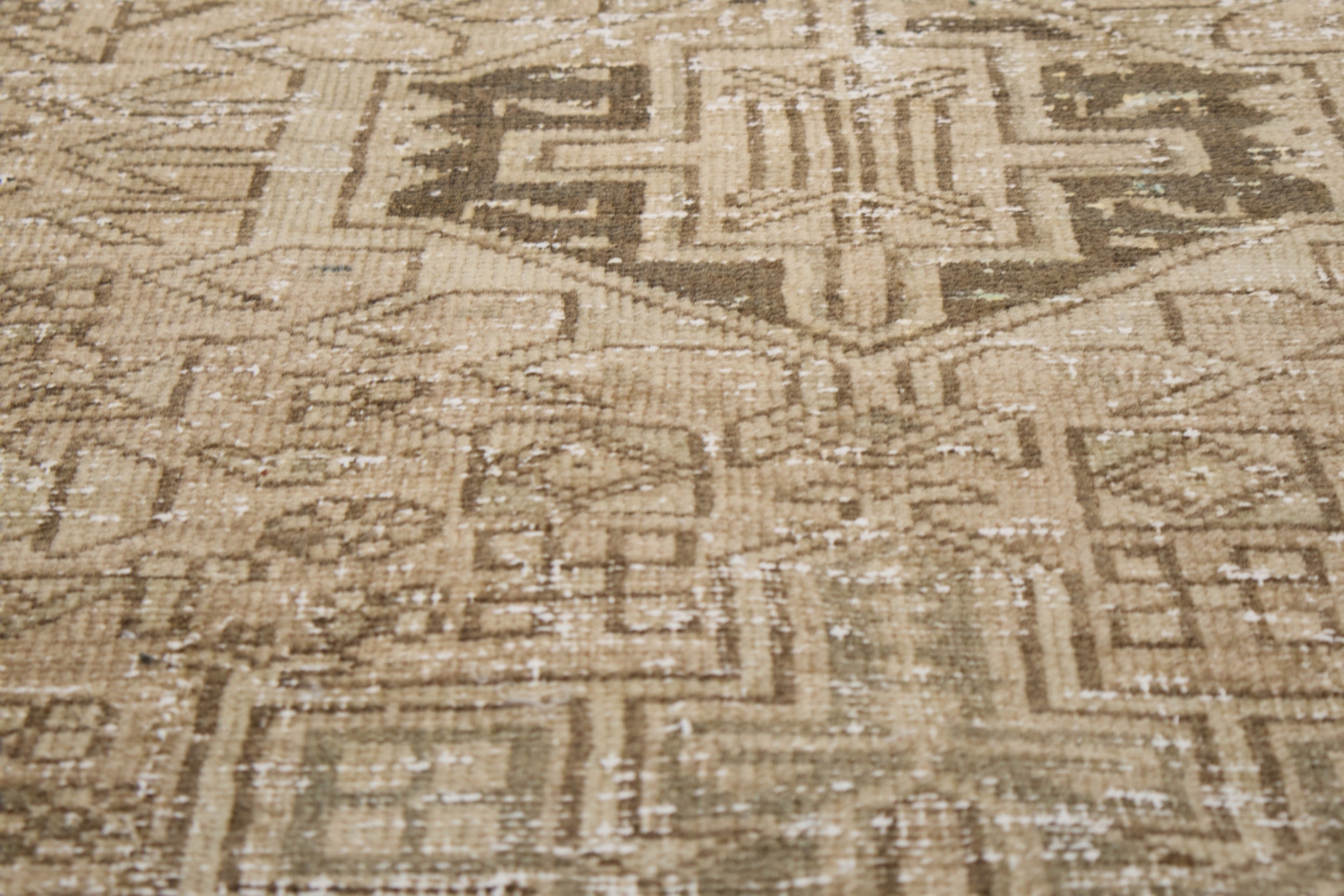 Nissim | A Medallion of History, Hand-knotted Harmony | Kuden Rugs