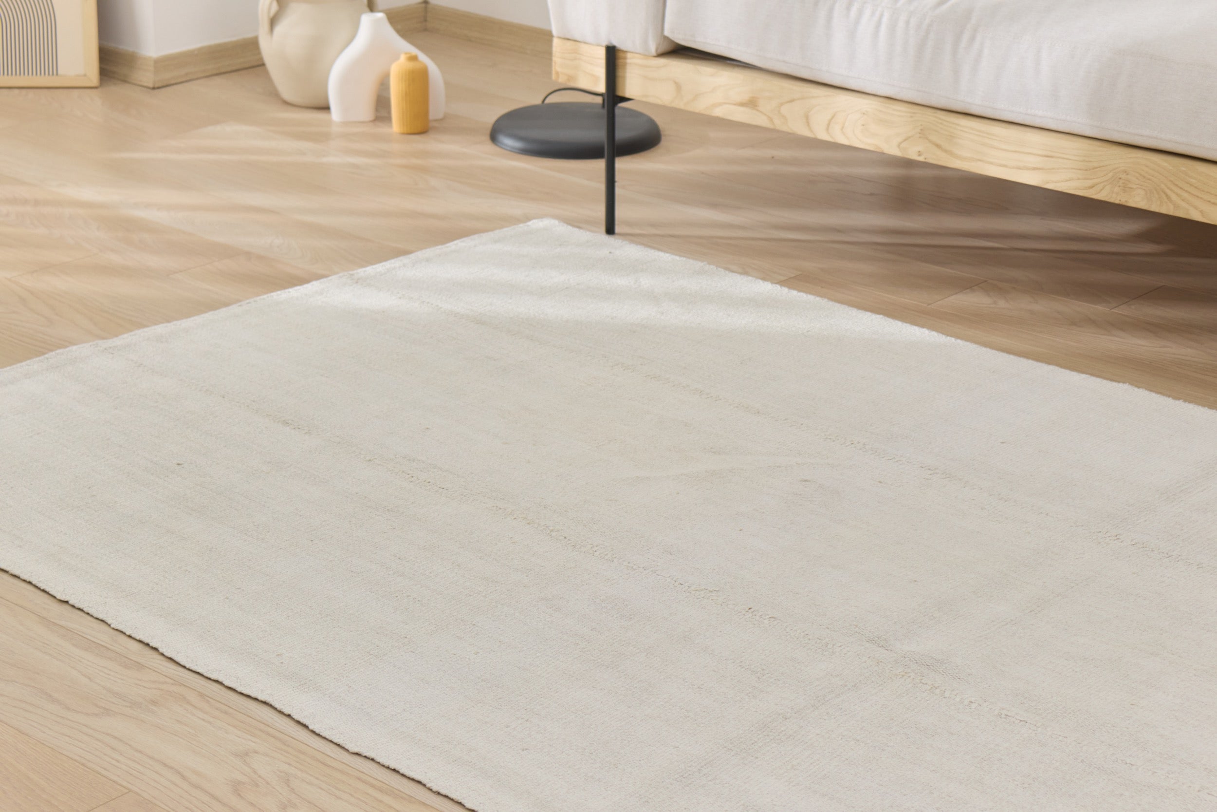 Nituna: A Spacious Turkish Hemp Rug with a Crisp, Clean Palette | Kuden Rugs