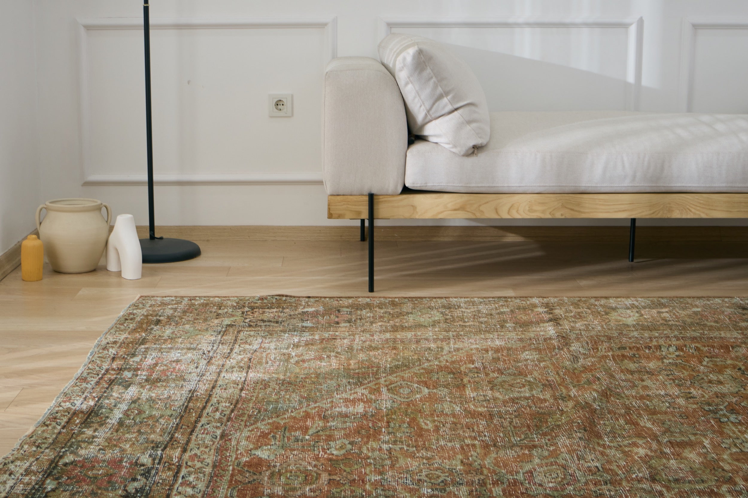 Ohnicio - A Tapestry of Persian Heritage | Kuden Rugs