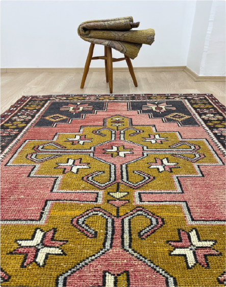 Rustic Vintage Carpet with Cozy, Natural Textures - Kuden Rugs