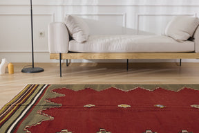 Discover the geometric charm of the Precious vintage rug. | Kuden Rugs