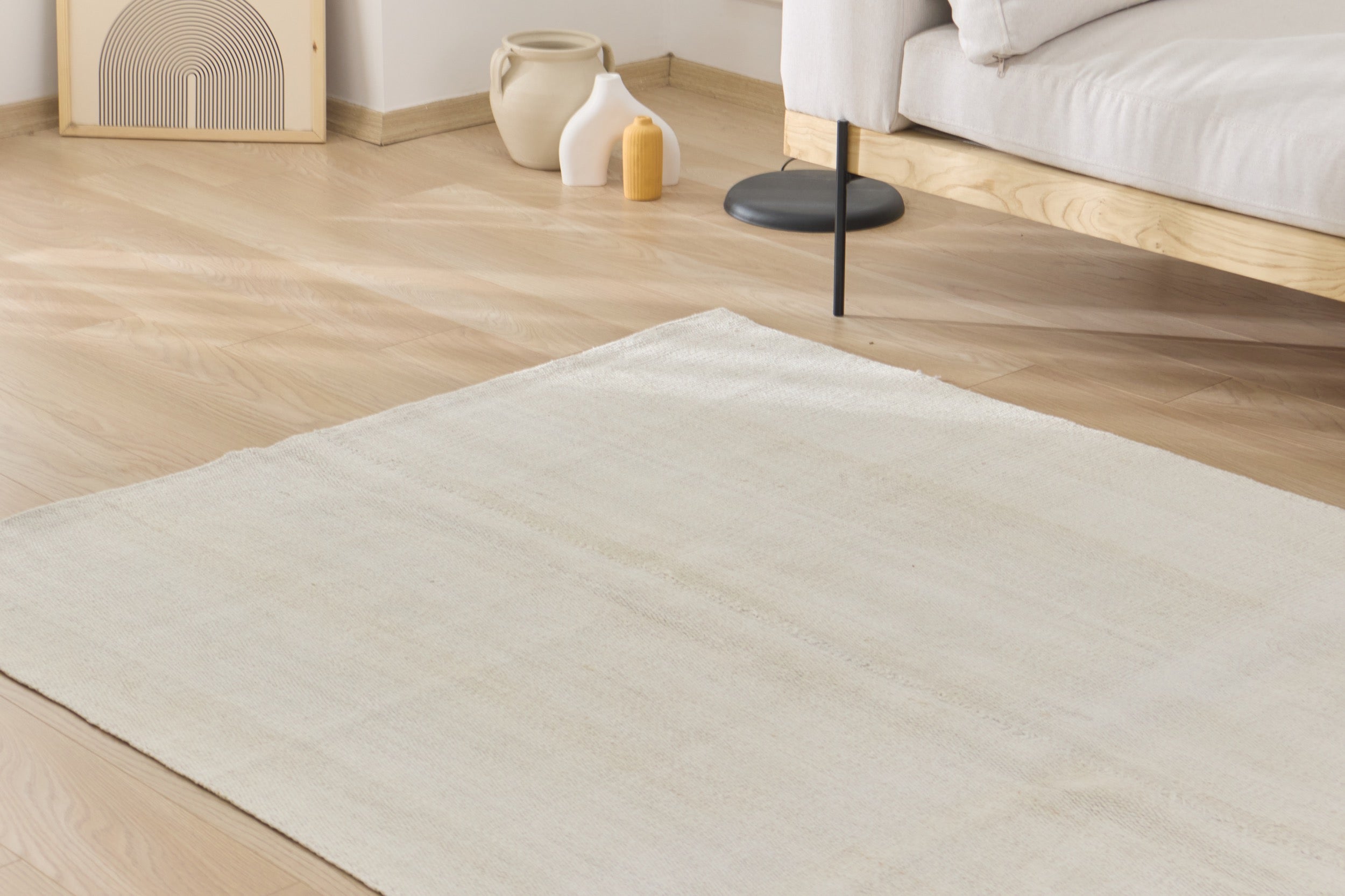 Rayzel: A Spacious Turkish Hemp Rug with a Crisp, Clean Palette | Kuden Rugs