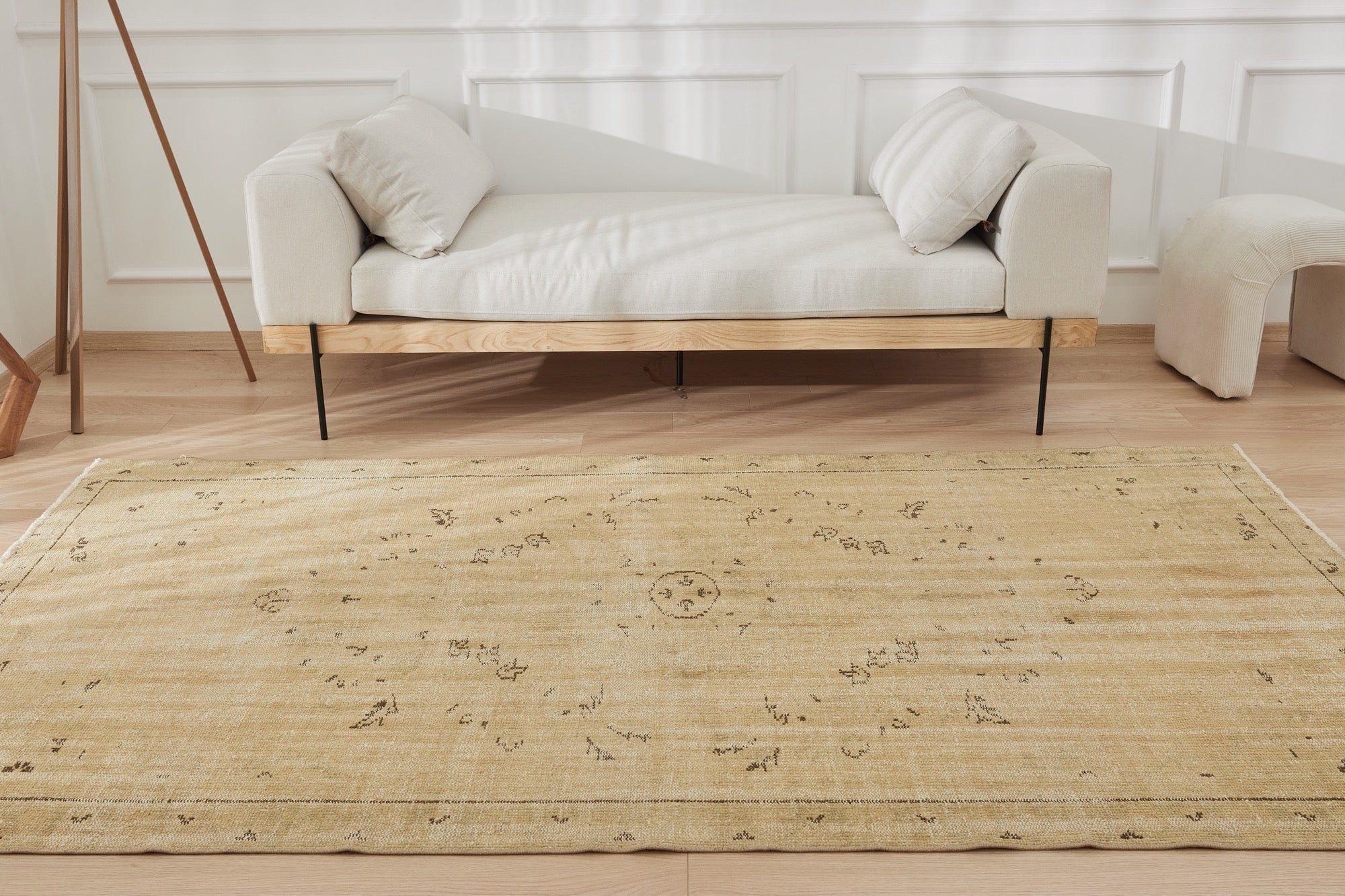 Ruth | Classic Area Rug with Modern Twist | Kuden Rugs
