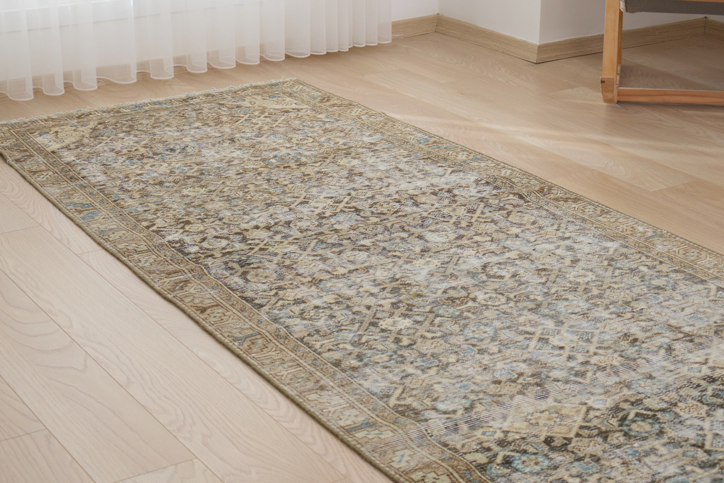 Shateque - Where Tradition Meets Modern Elegance | Kuden Rugs
