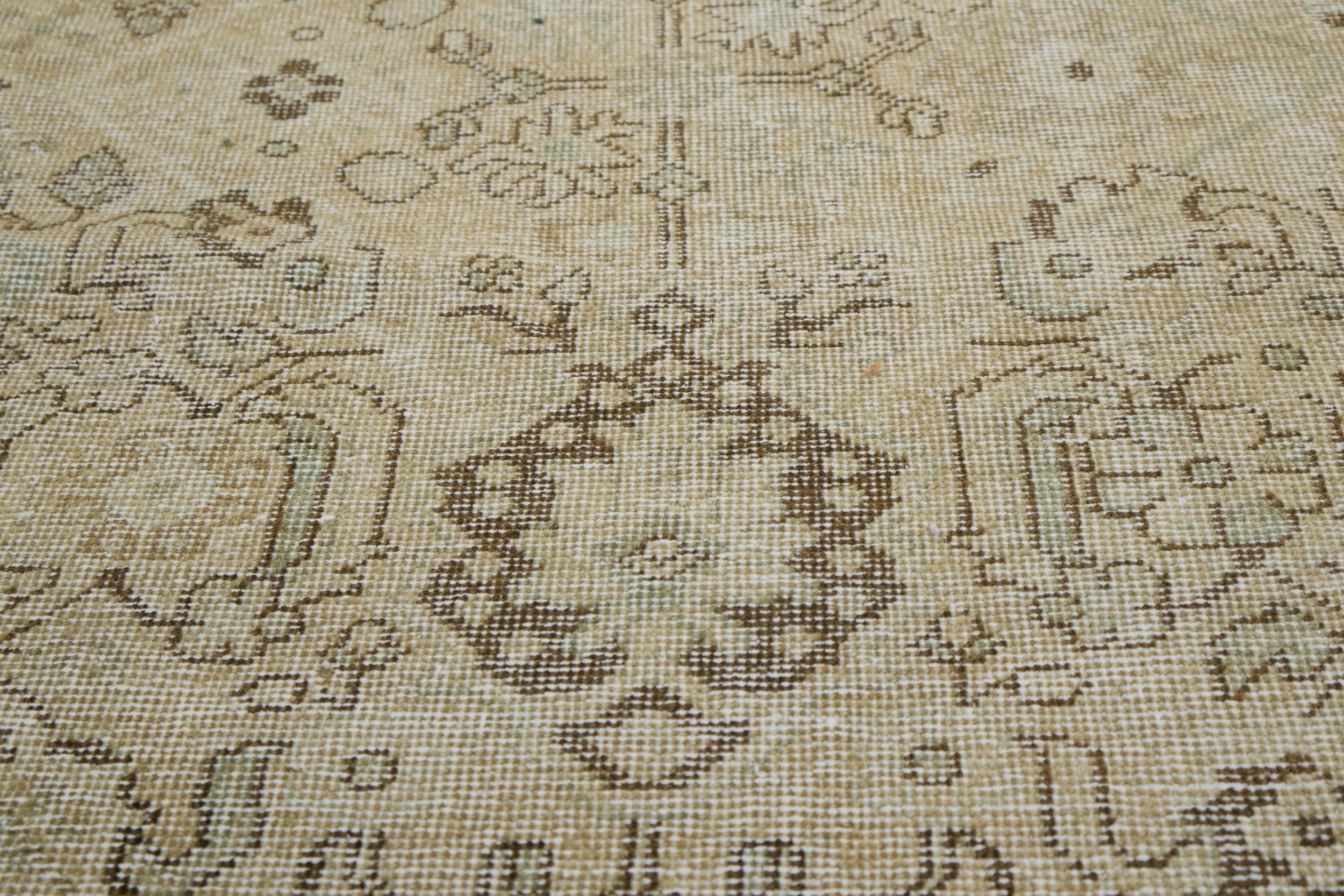 Mahal's Artisanal Craft in Shaylee - Persian Area Rug | Kuden Rugs