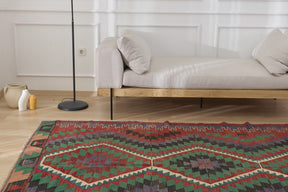 Discover the geometric charm of the Shiloh vintage rug. | Kuden Rugs