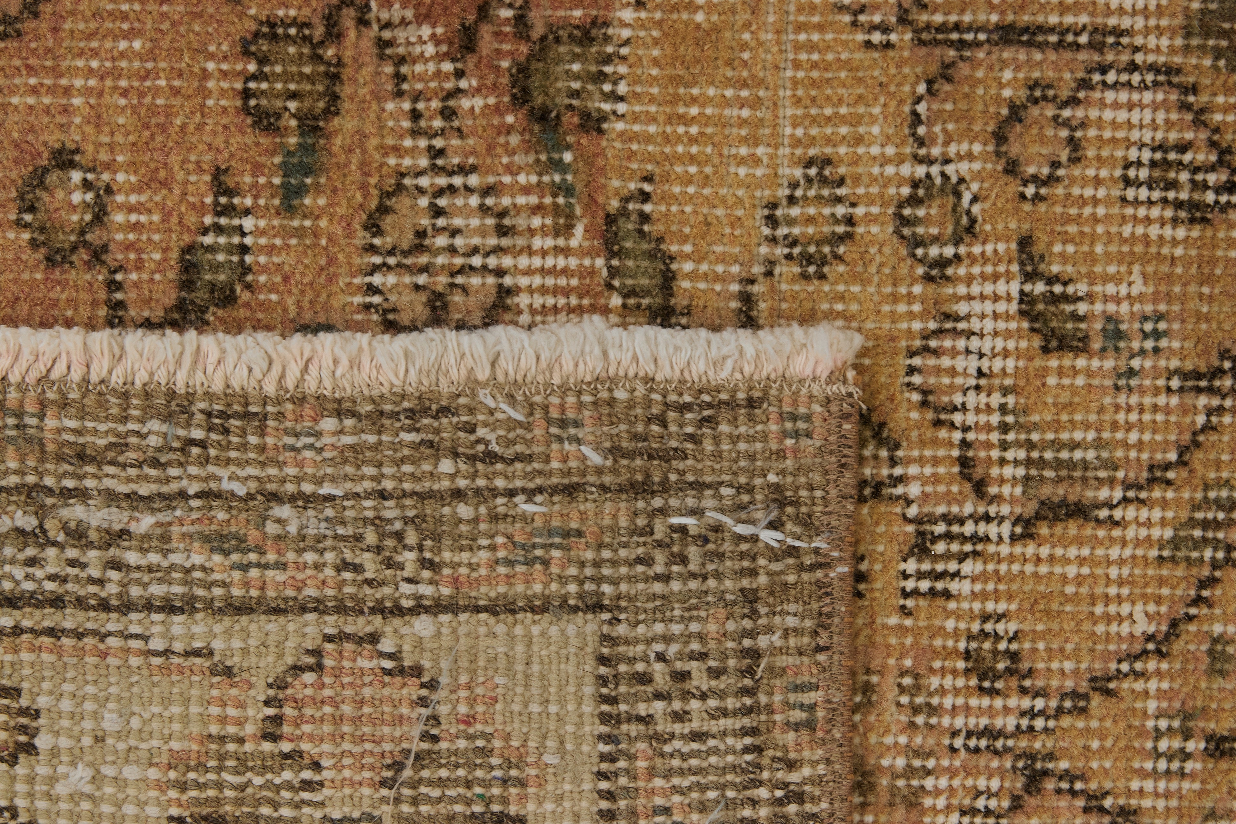 Artistic Weaving Excellence - Sky's Turkish Carpet Distinction | Kuden Rugs