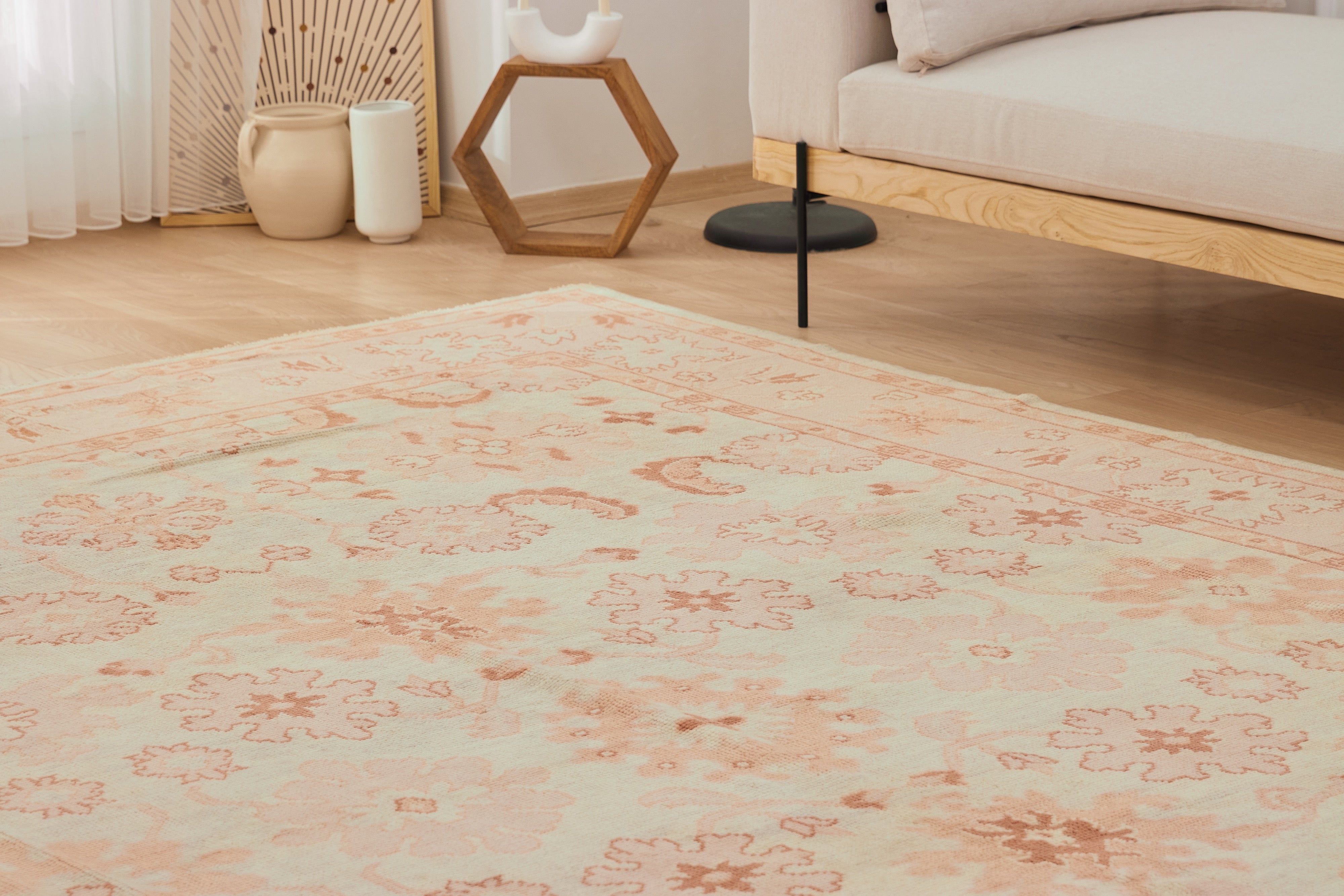 Solis | Time-Honored Turkish Rug | Luxurious Carpet Craft | Kuden Rugs