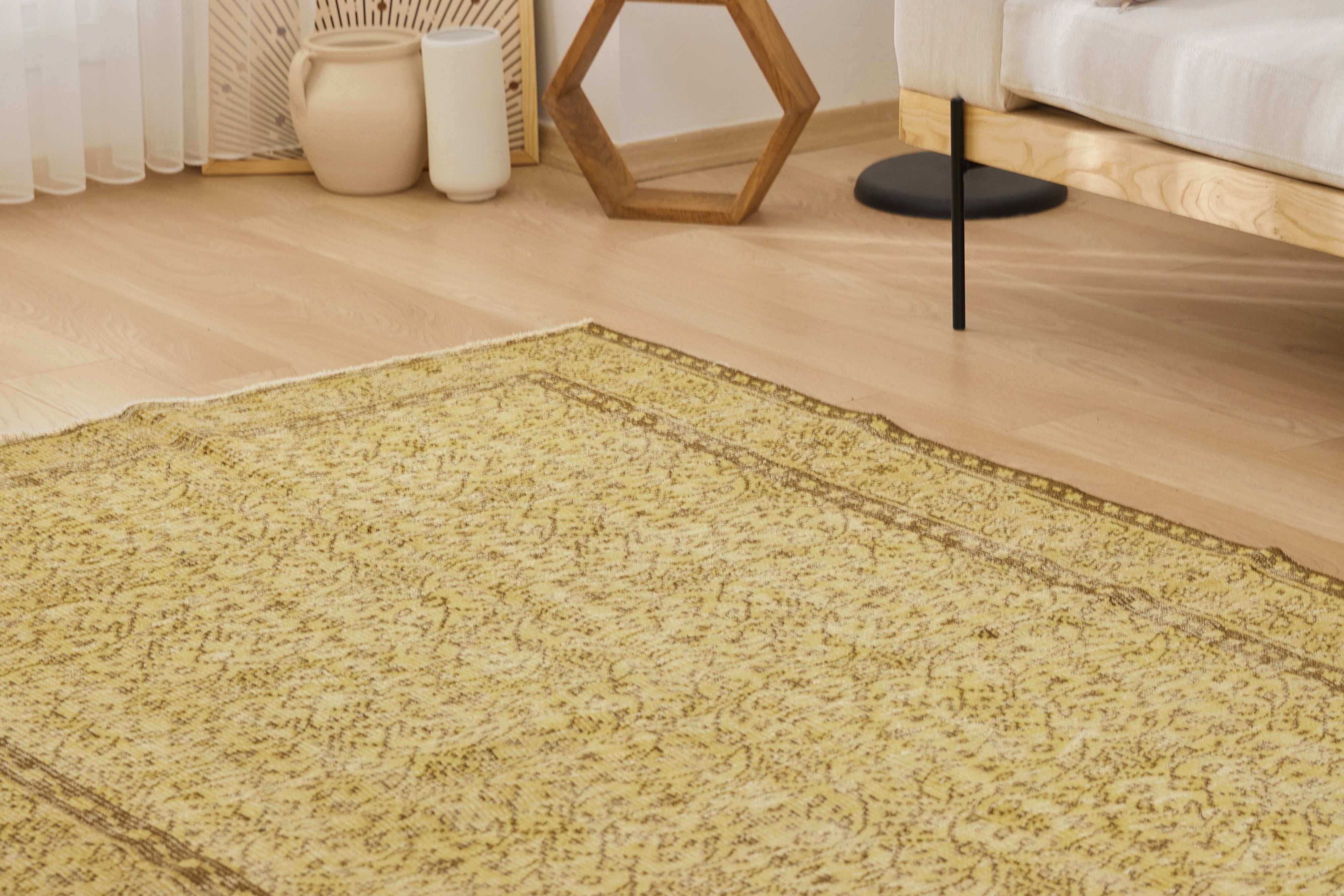 Vintage Allover Design - Sunny's Expert Craftsmanship | Kuden Rugs