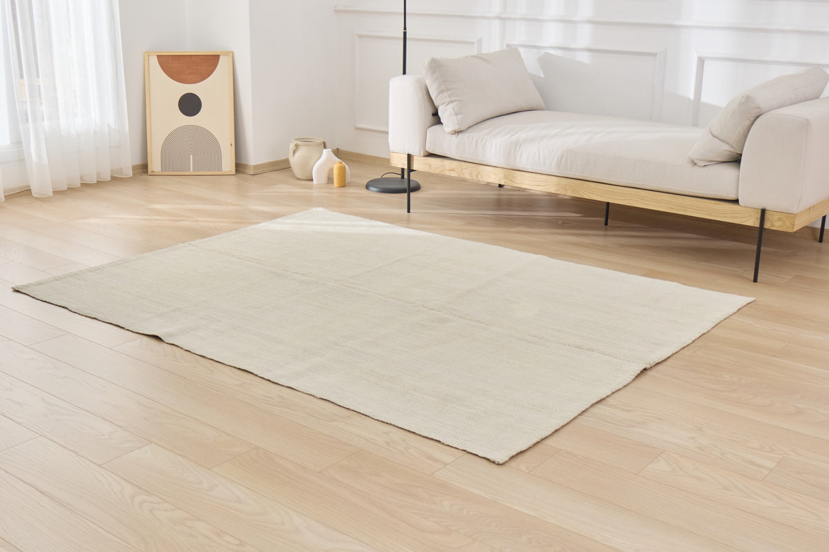 Temora: A Spacious Turkish Hemp Rug with a Crisp, Clean Palette | Kuden Rugs