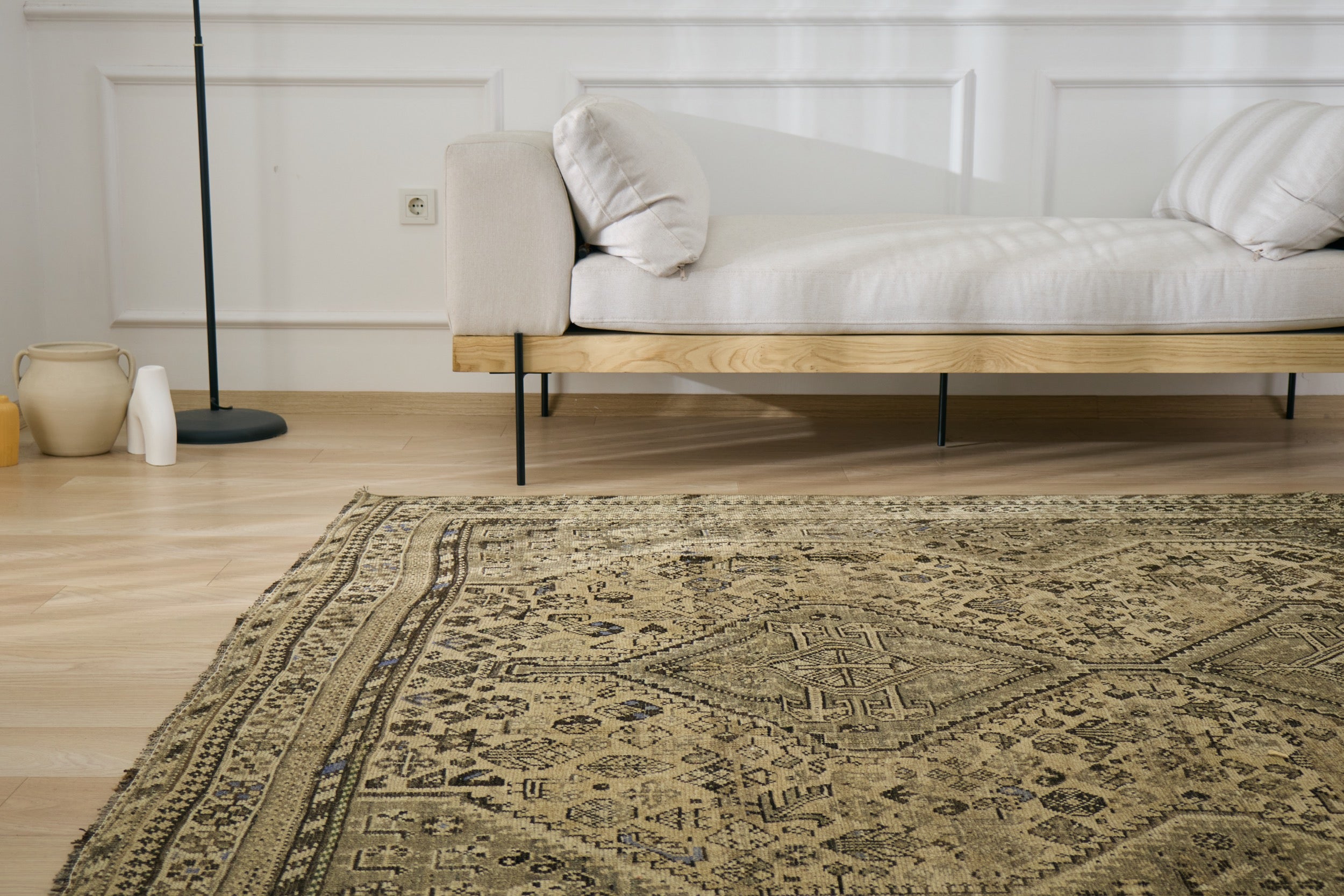 Vardit - Persian Heritage in Every Thread | Kuden Rugs