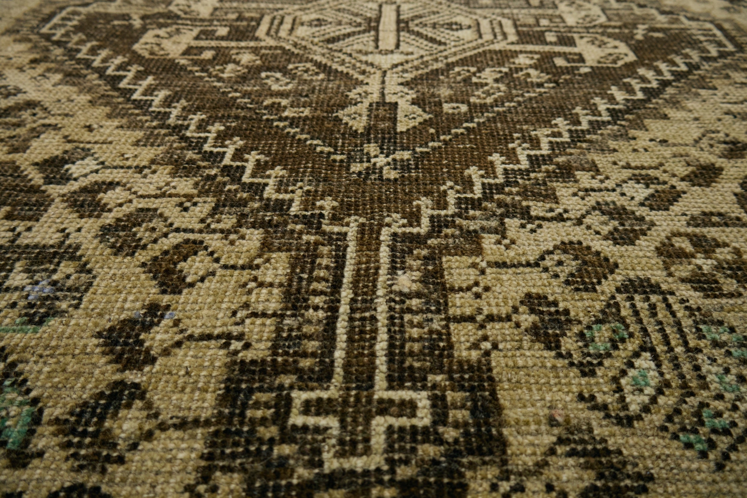 Vardit - Sophistication Underfoot | Kuden Rugs