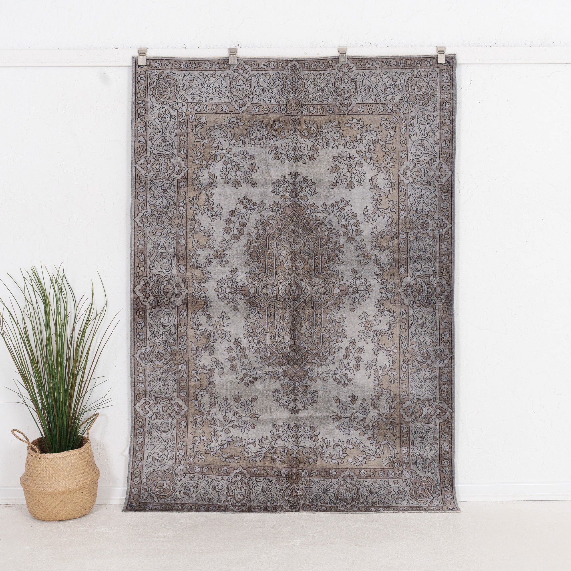 Faelaria - Vintage Indian Area Rug