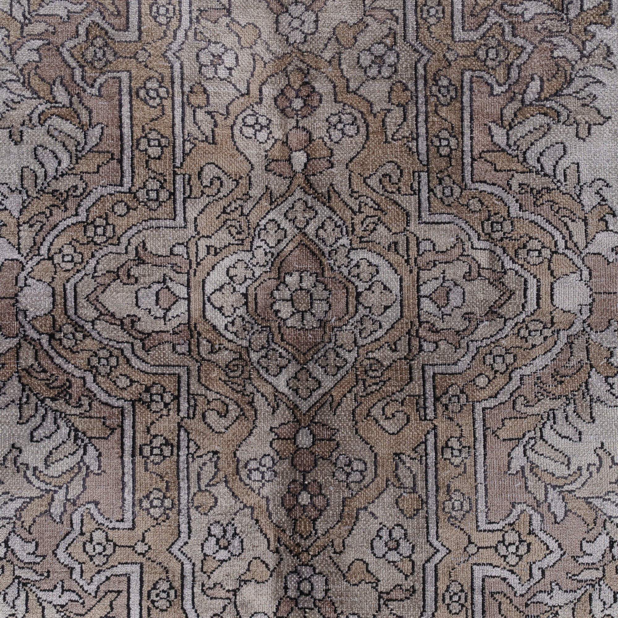 Faelaria - Vintage Indian Area Rug