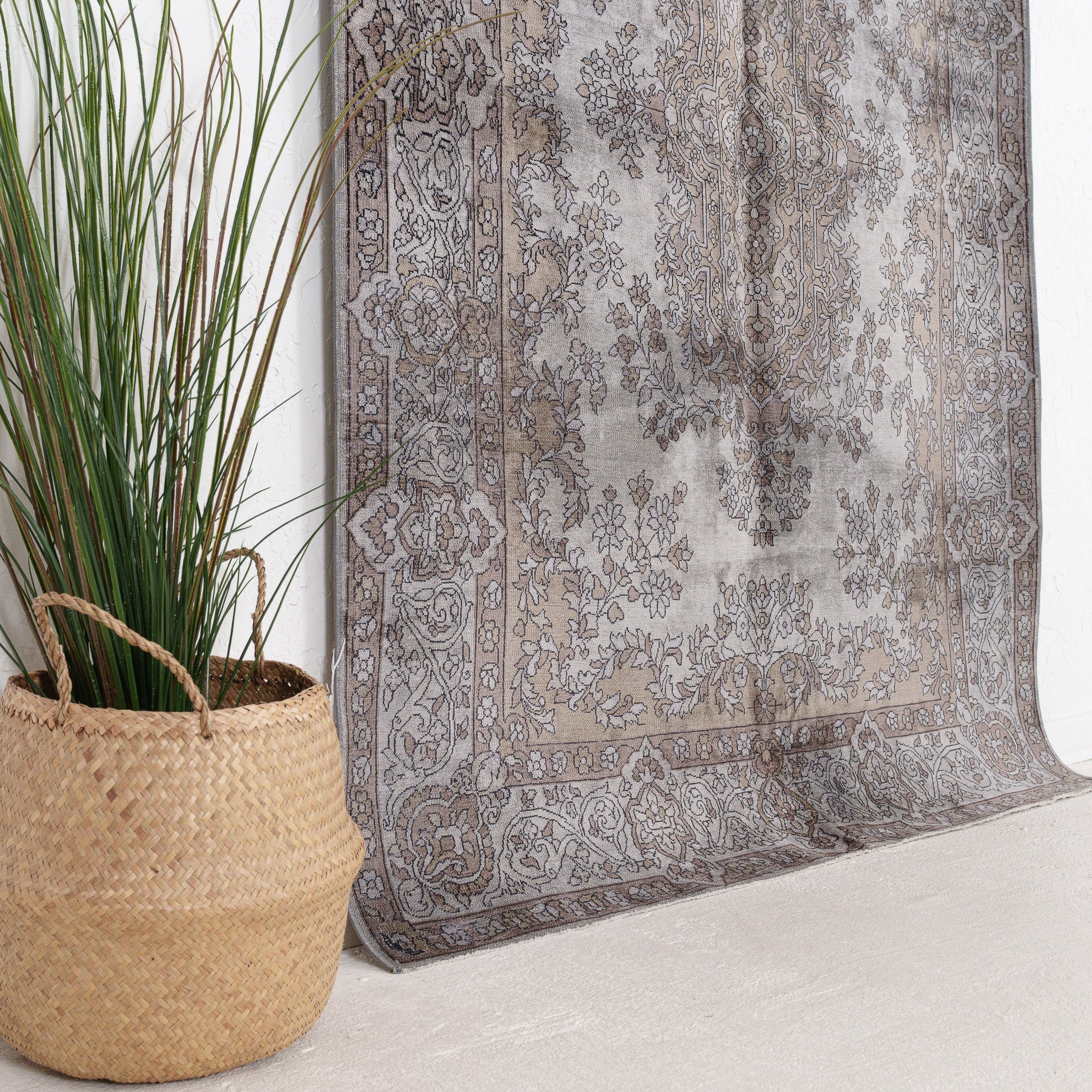 Faelaria - Vintage Indian Area Rug