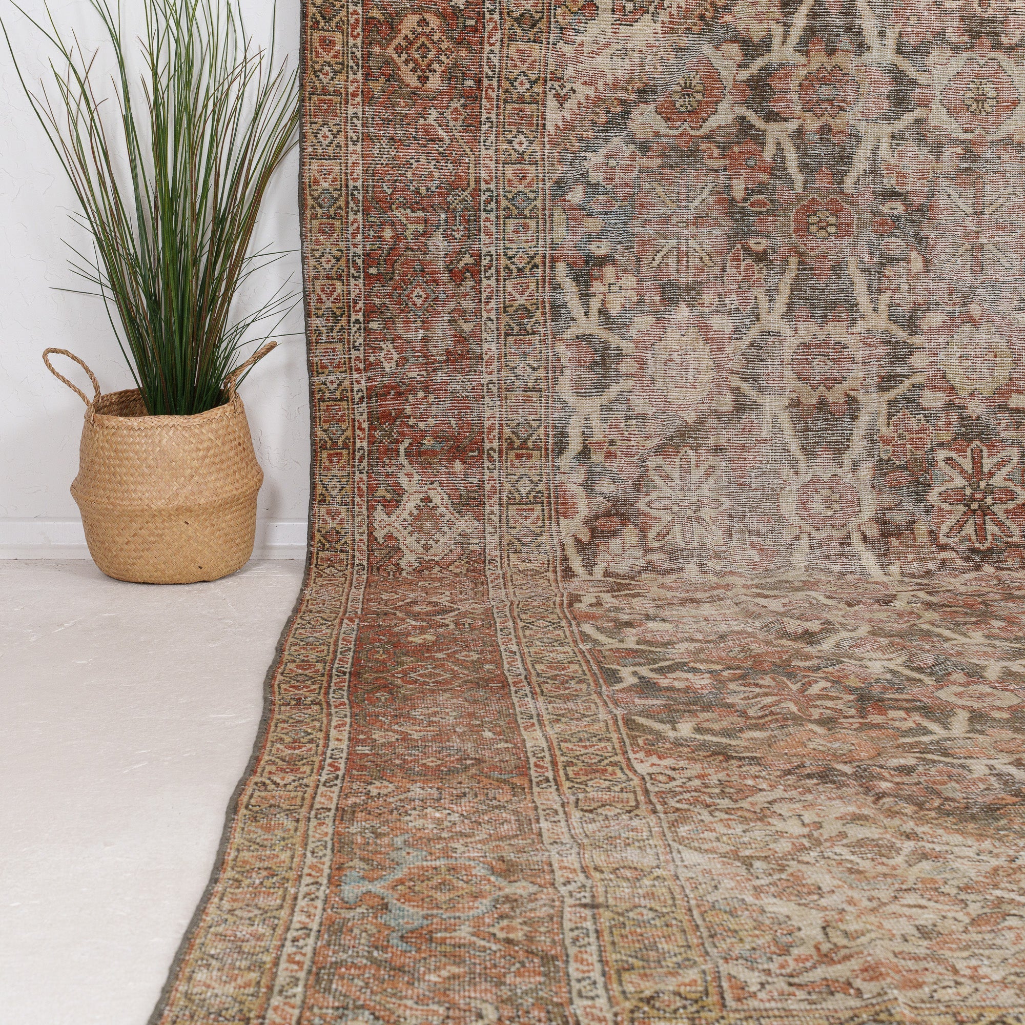 Daevara - Vintage Persian Area Rug