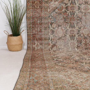 Daevara - Vintage Persian Area Rug