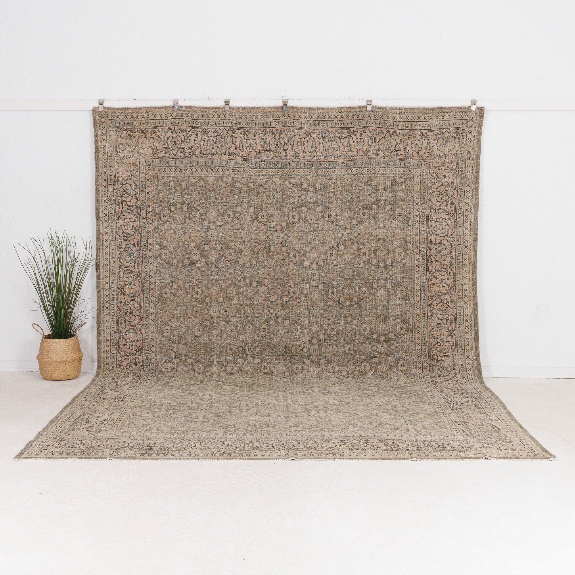 Daevena - Vintage Persian Area Rug