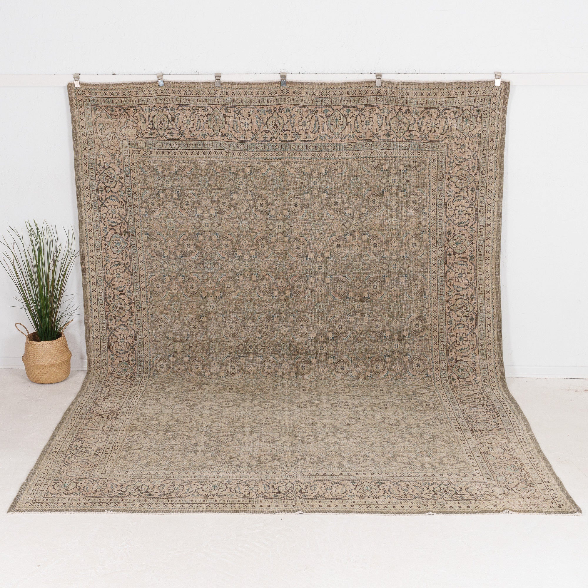 Daevena - Vintage Persian Area Rug