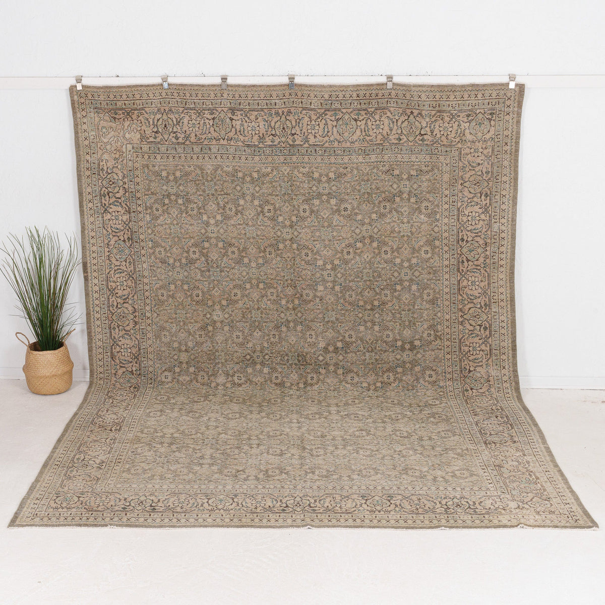 Daevena - Vintage Persian Area Rug