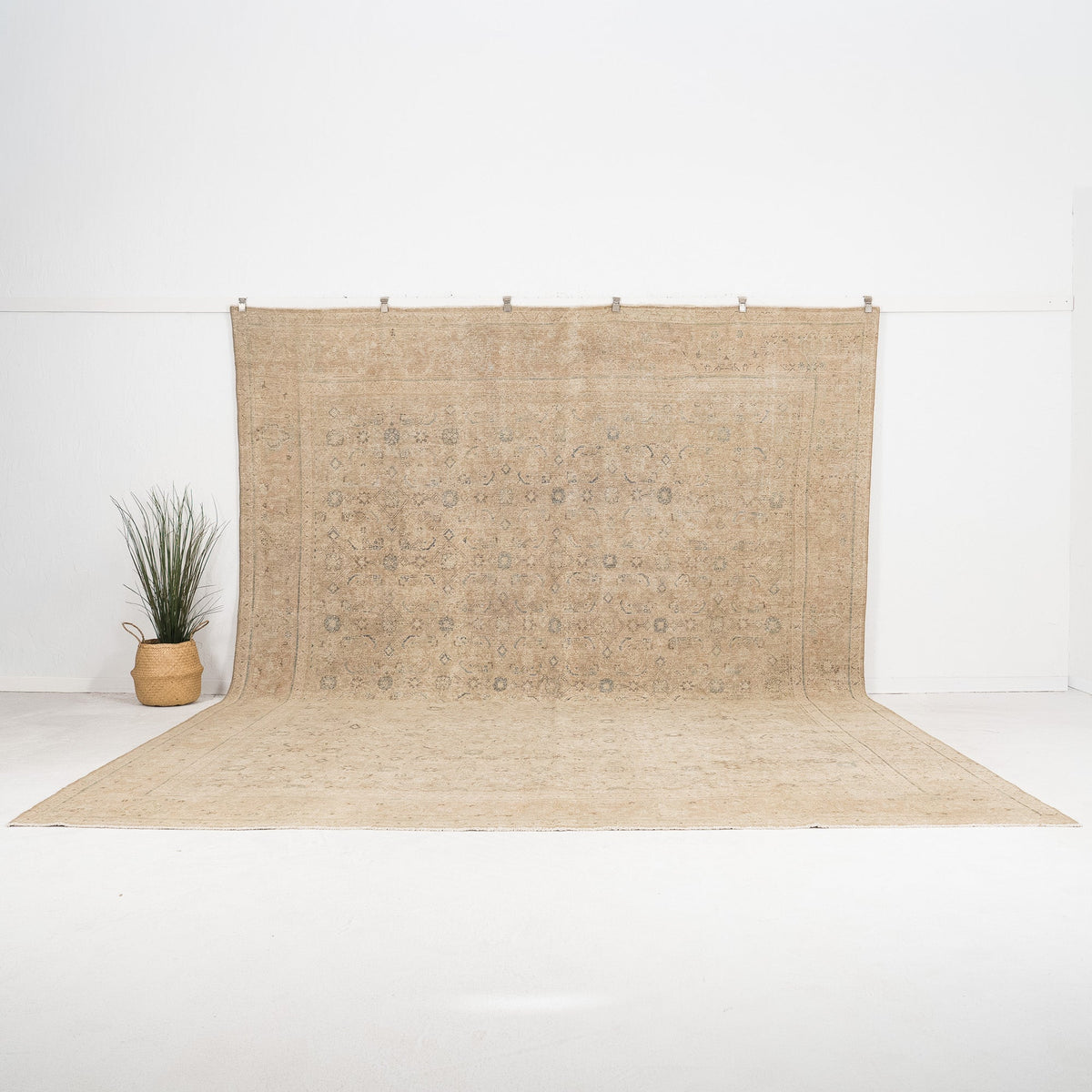 Thaliora - Vintage Persian Area Rug