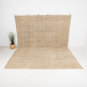 Thaliora - Vintage Persian Area Rug