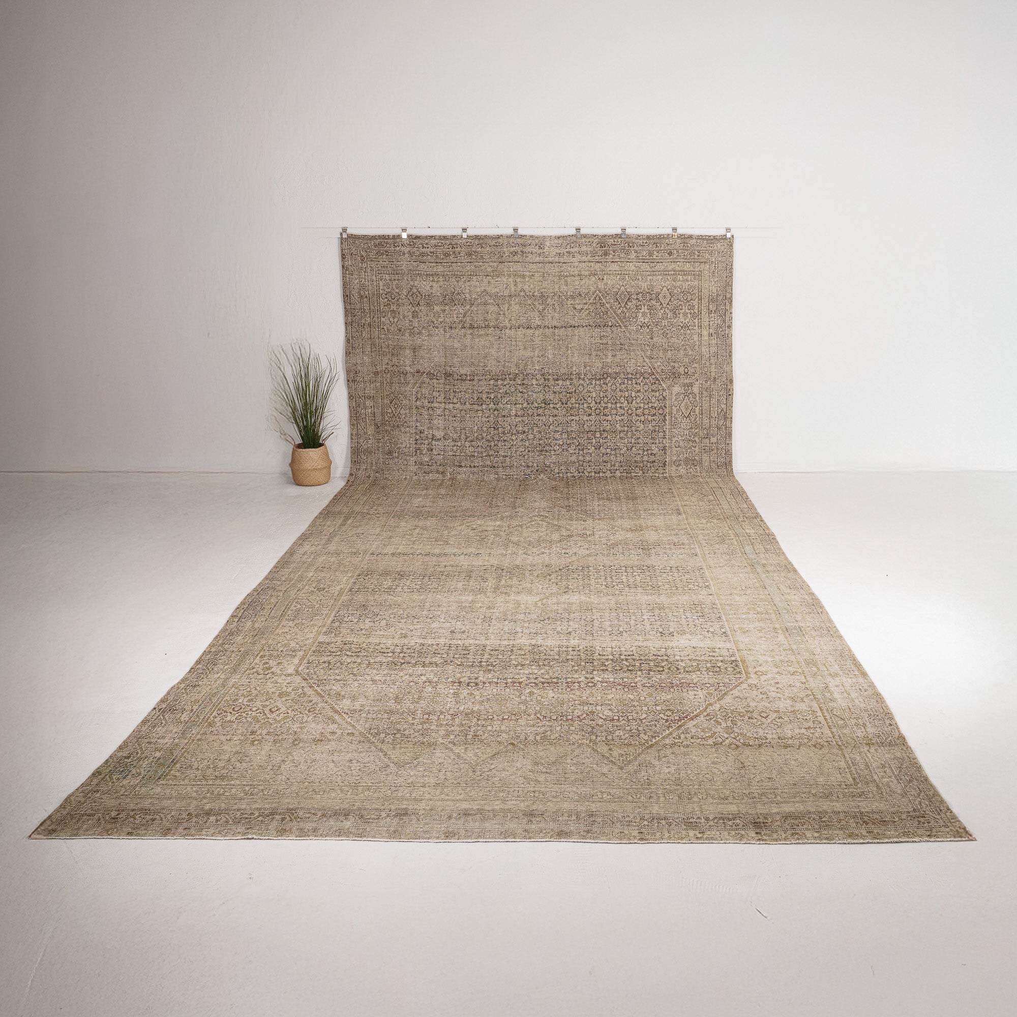 Faela - Vintage Persian Area Rug