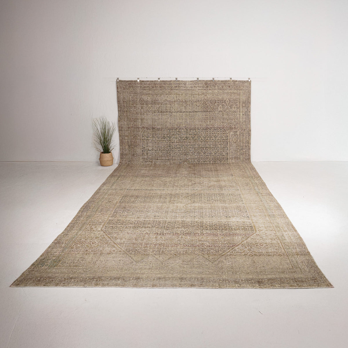 Faela - Vintage Persian Area Rug