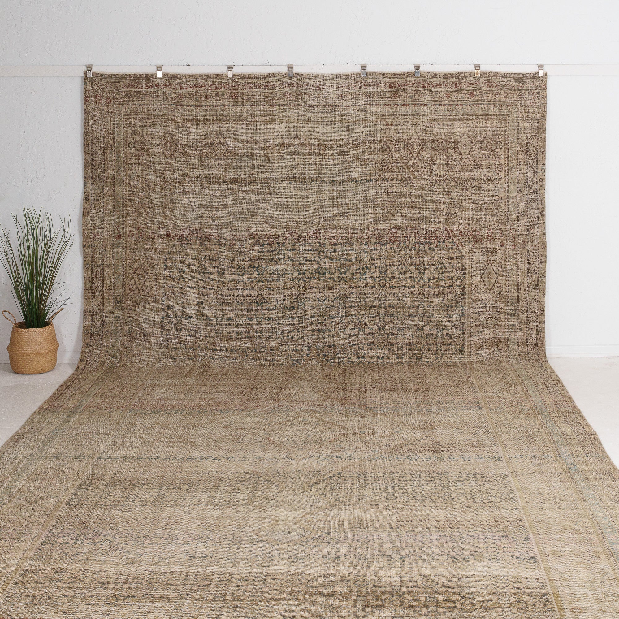 Faela - Vintage Persian Area Rug