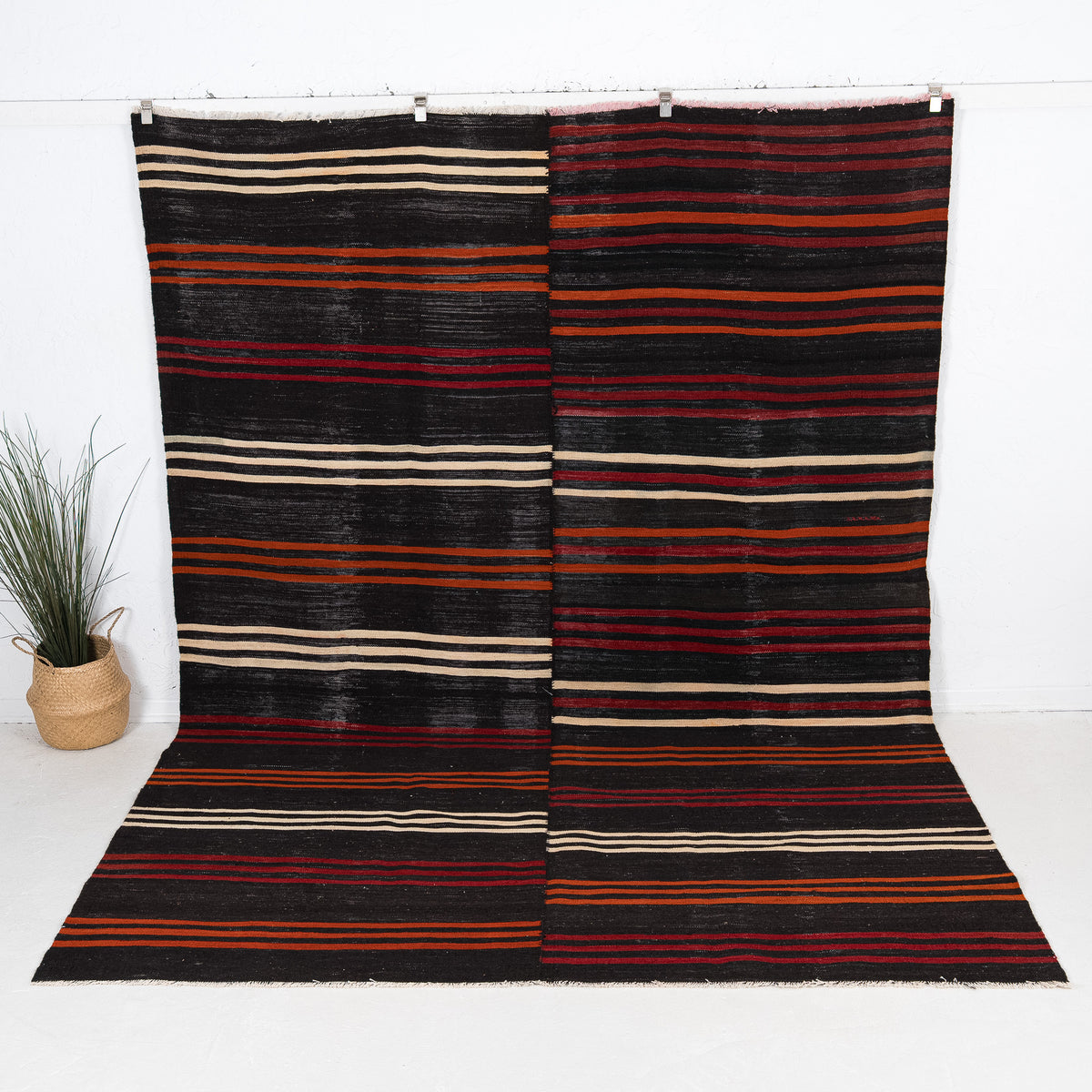 Naevina - Vintage Turkish Area Rug