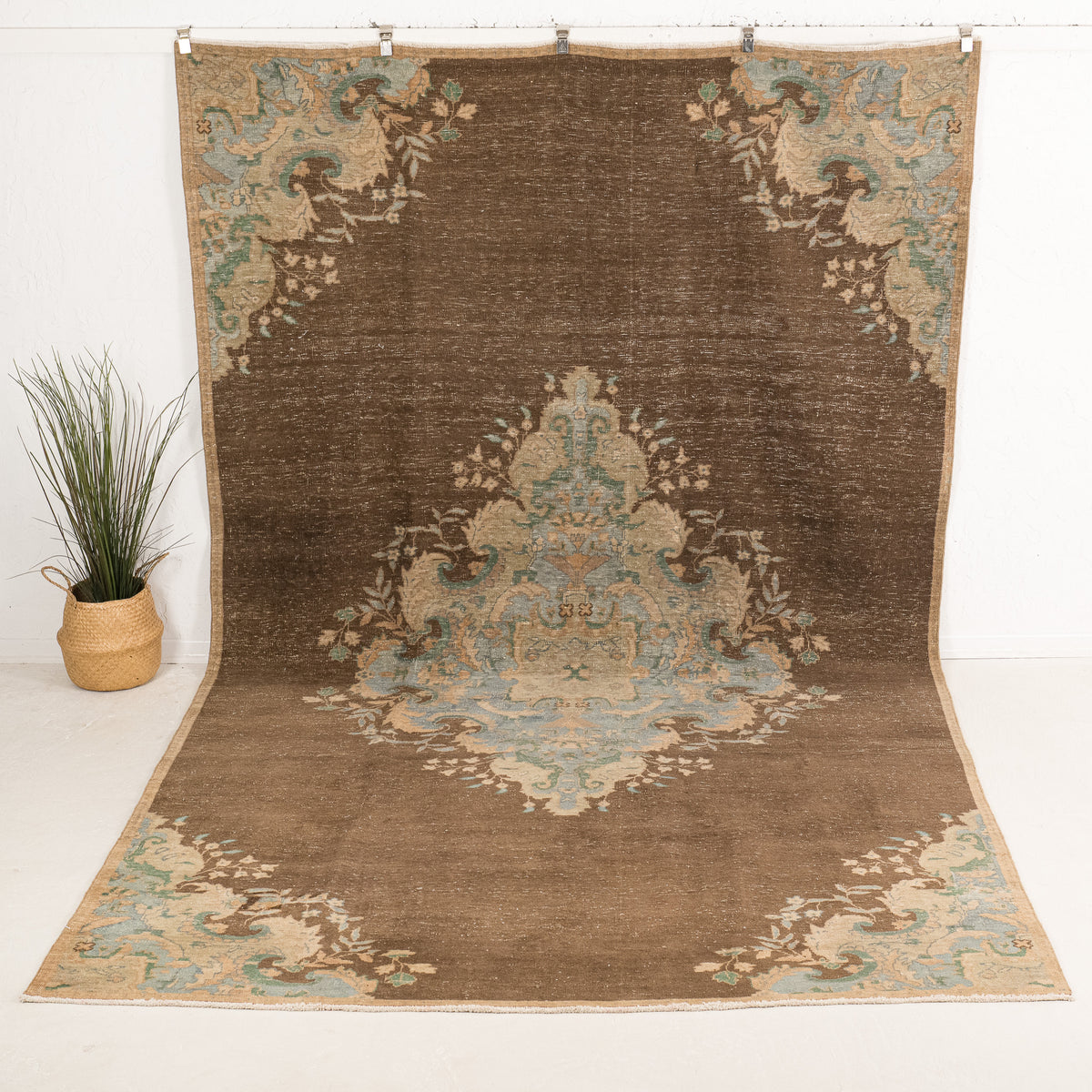 Isidoria - Vintage Persian Area Rug