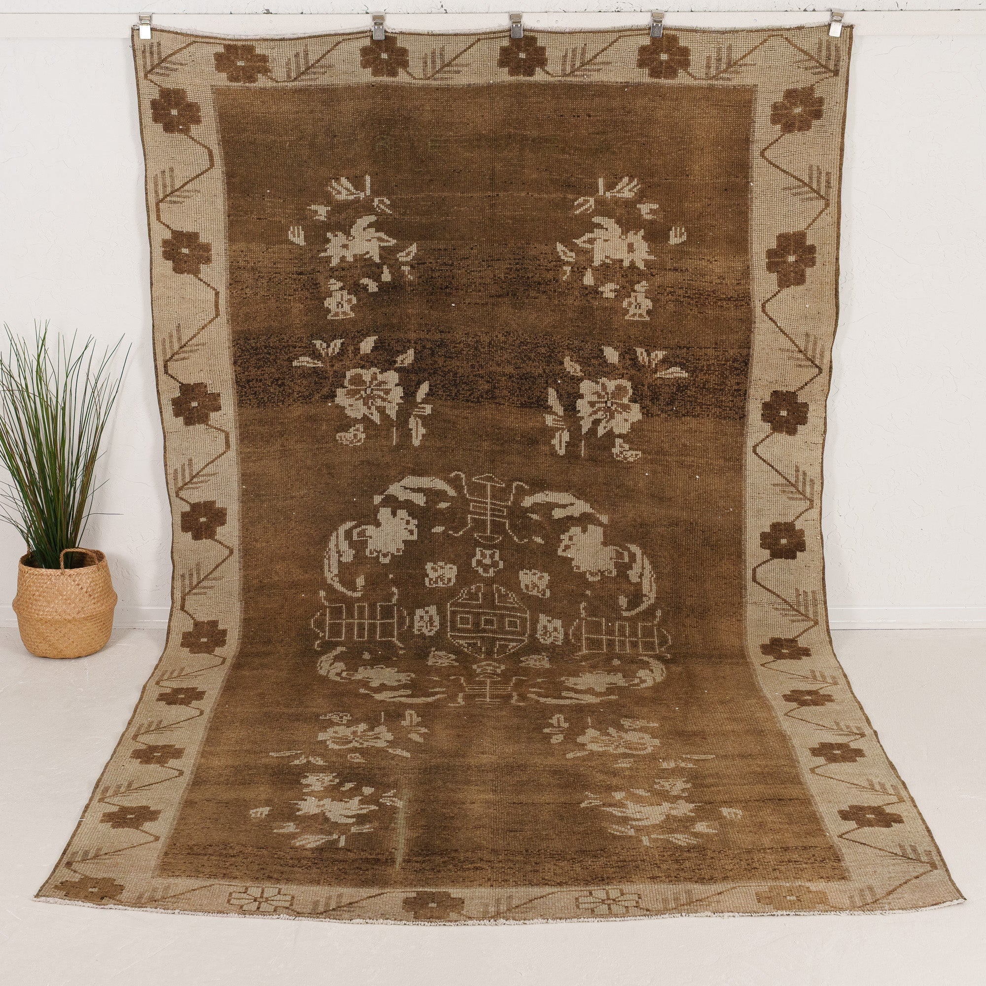 Editoria - Vintage Turkish Area Rug