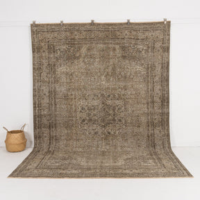 brown vintage 7x10 area rug - perfect for the living room, bedroom, office, entryway, dining room