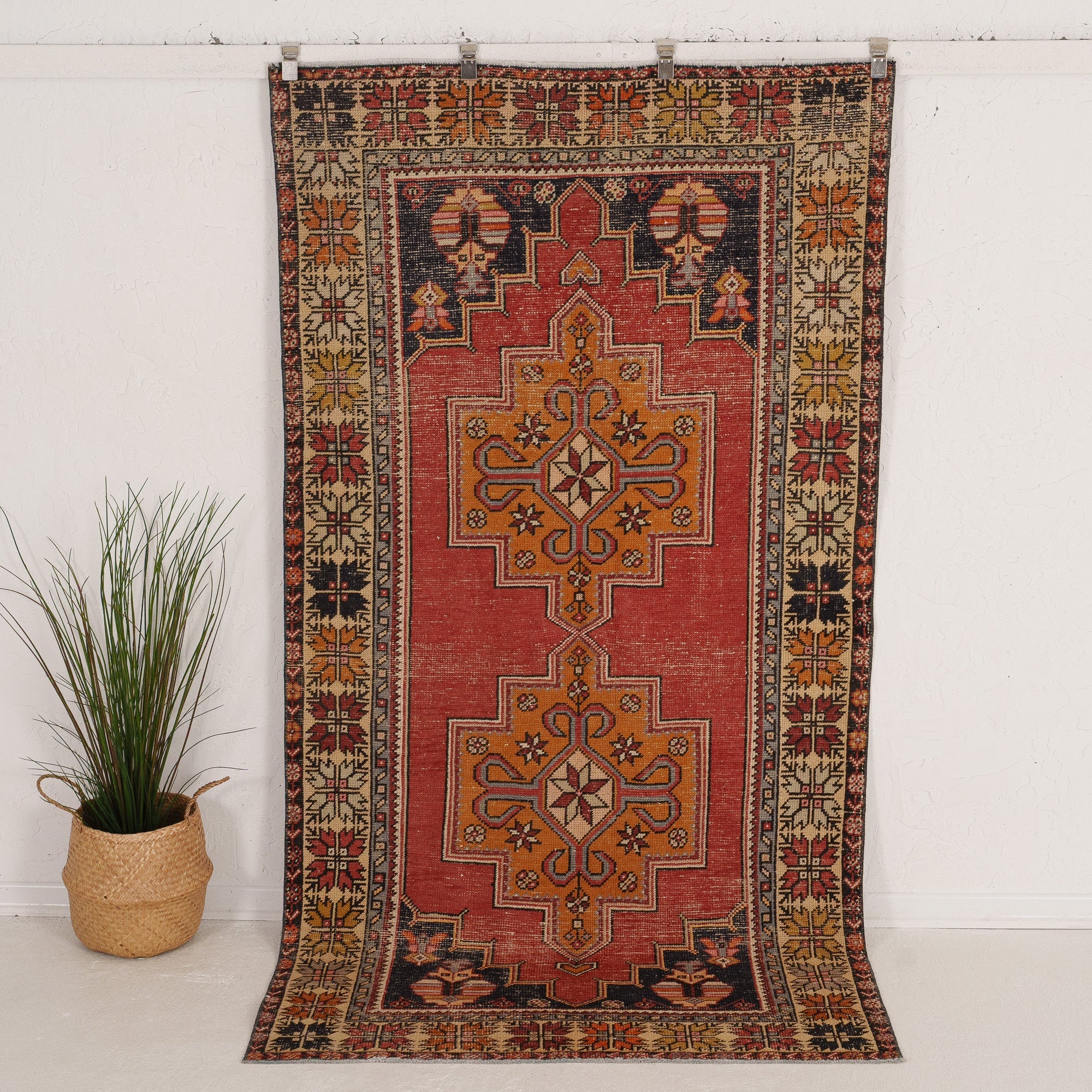 Loroinia - Vintage Turkish Area Rug