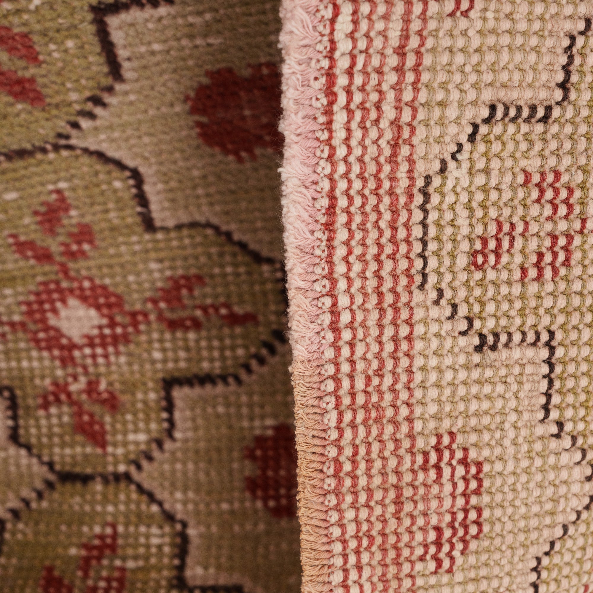 4x7 Beige Area Rug