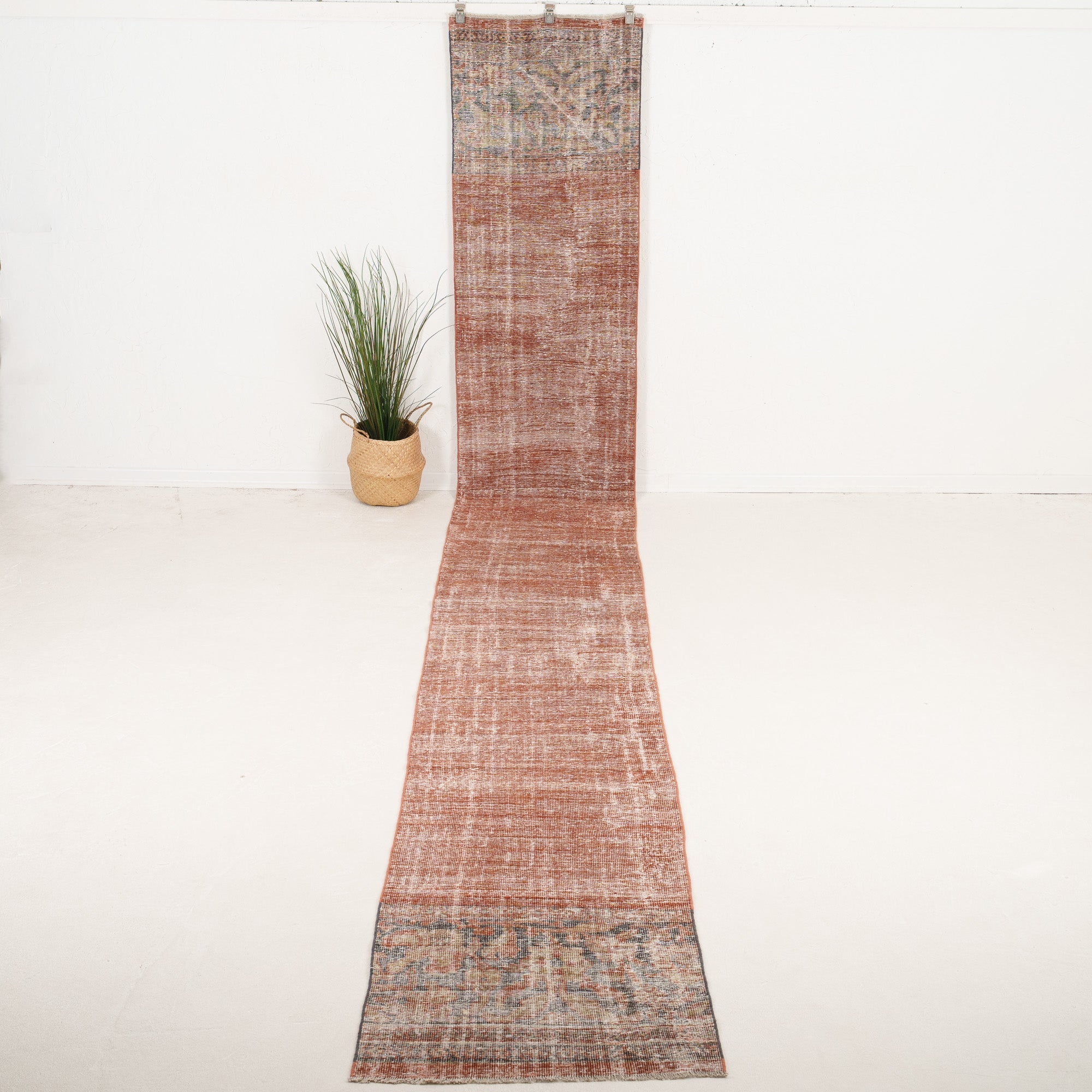 Yebavoria - Vintage Persian Runner Rug