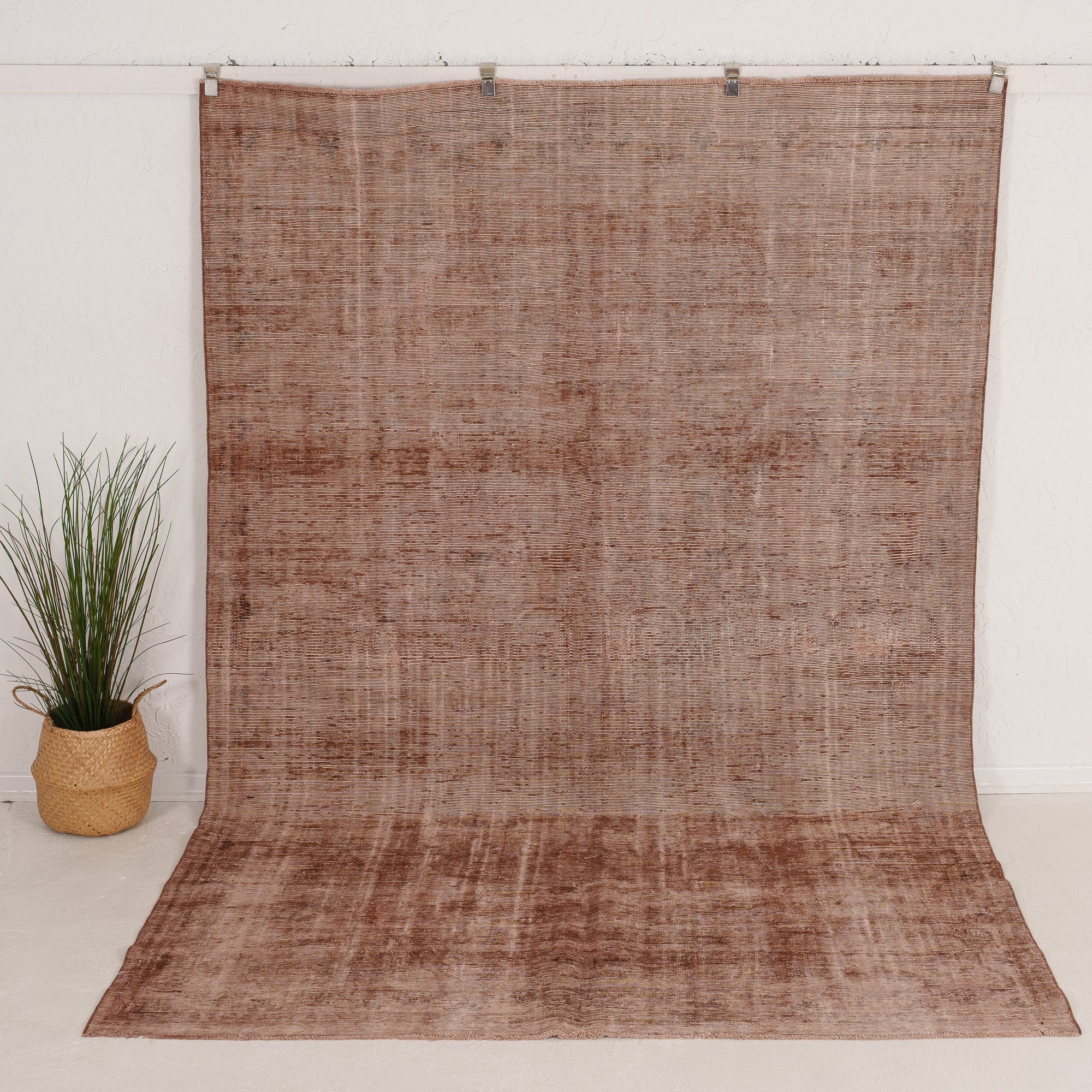 Leonardinia - Vintage Turkish Area Rug