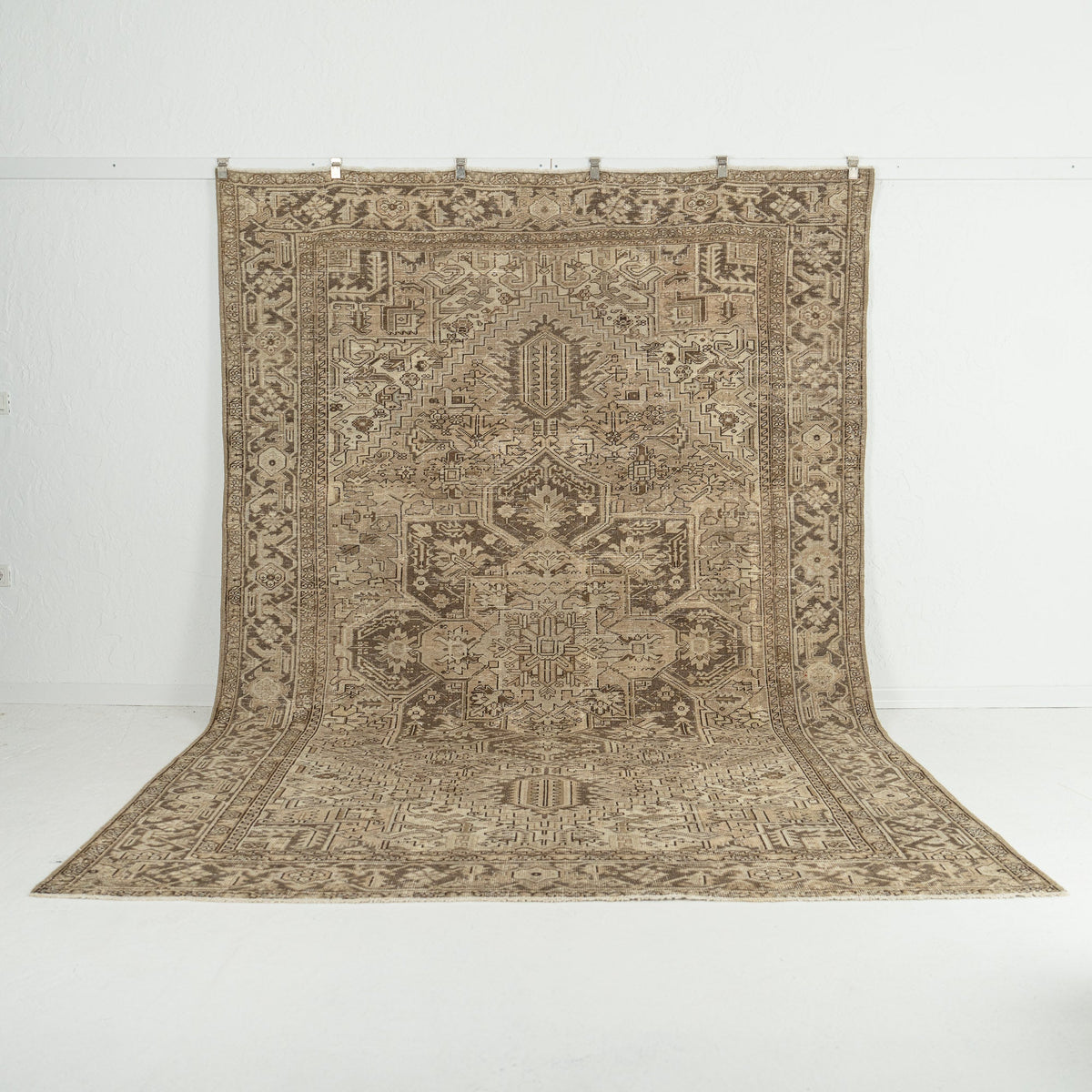 beige vintage 8x11 area rug - perfect for the living room, bedroom, office, entryway, kitchen