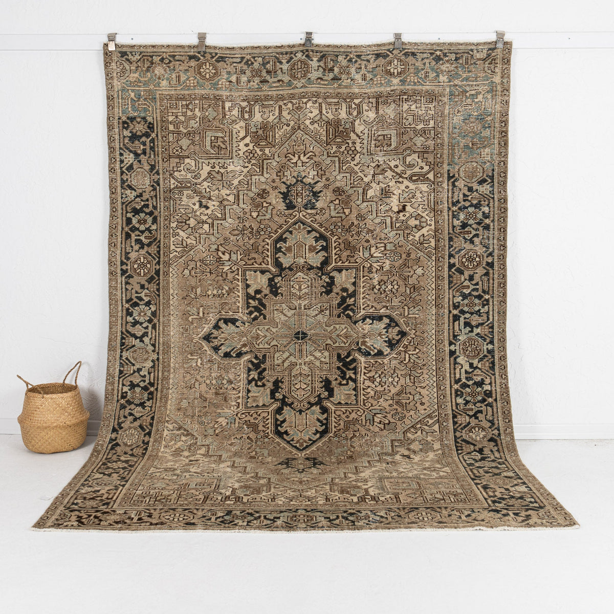 brown vintage 7x9 area rug - perfect for the living room, bedroom, office, entryway, dining room