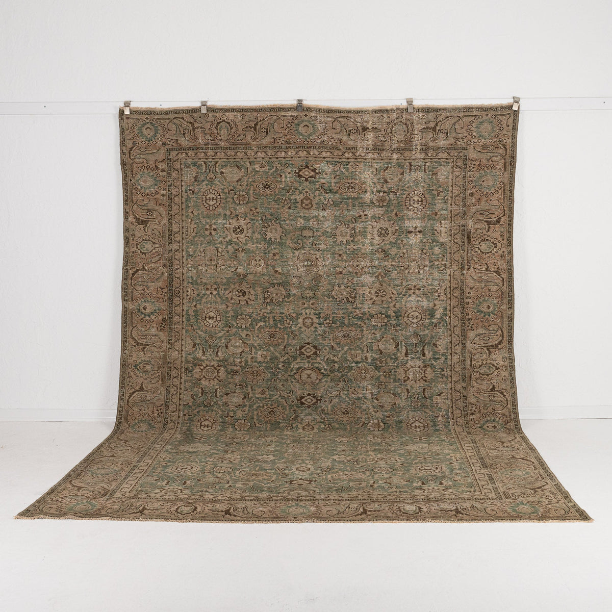 green vintage 8x11 area rug - perfect for the living room, bedroom, dining room, office