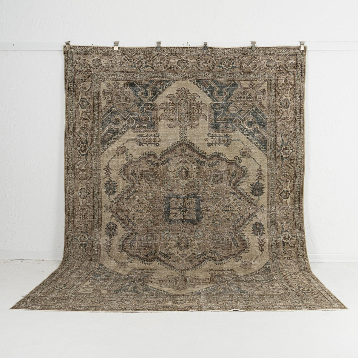 brown vintage 7x10 area rug - perfect for the living room, bedroom, office, entryway, kitchen