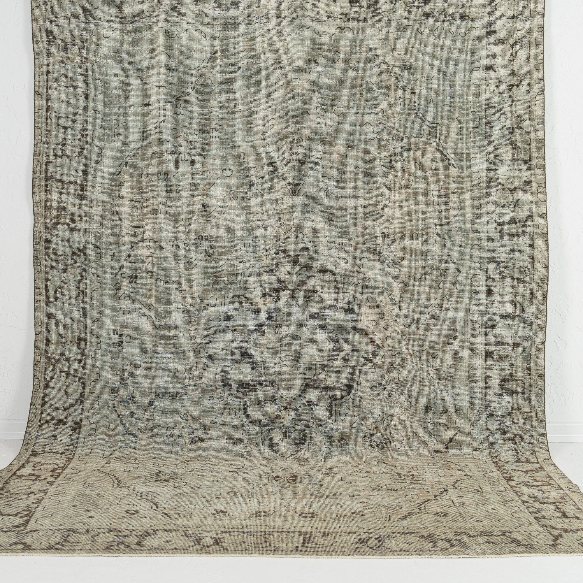 Zeline - Dining Room Rug, Authentic Oriental Design