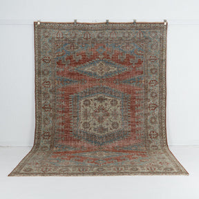 red vintage 7x10 area rug - perfect for the living room, bedroom, office, entryway, kitchen