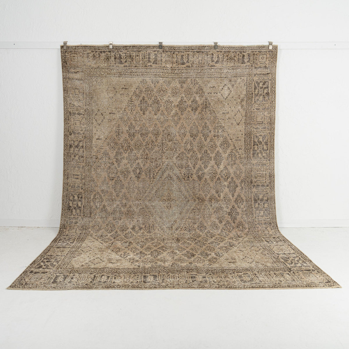 beige vintage 8x11 area rug - perfect for the living room, bedroom, office, entryway, kitchen